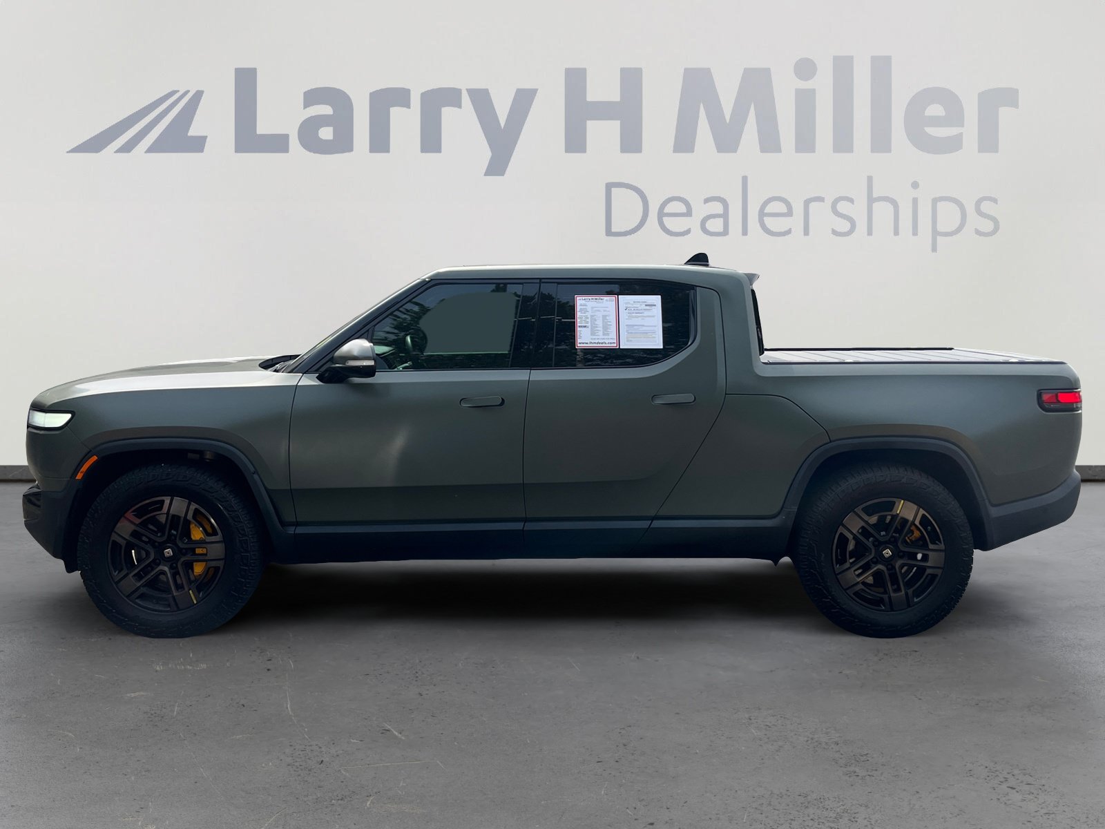 Used 2022 Rivian R1T Launch Edition AWD/4WD image 2