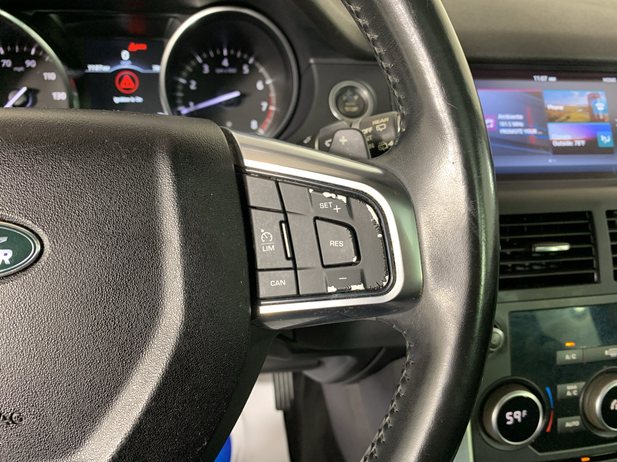 Used 2017 Land Rover Discovery Sport HSE AWD/4WD image 19