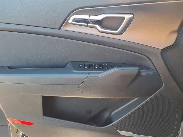 Used 2026 Kia Sportage LX image 16