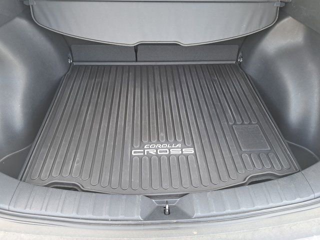 Used 2024 Toyota Corolla Cross LE w/ Moonroof Package AWD/4WD image 25