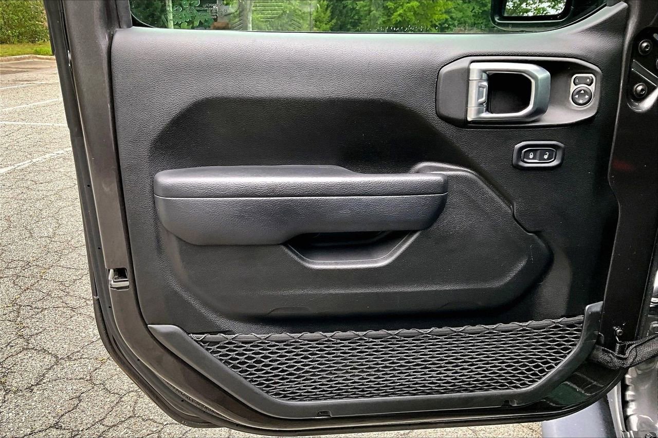 Certified 2022 Jeep Wrangler Unlimited Sport w/ Sun And Sound Package AWD/4WD image 26