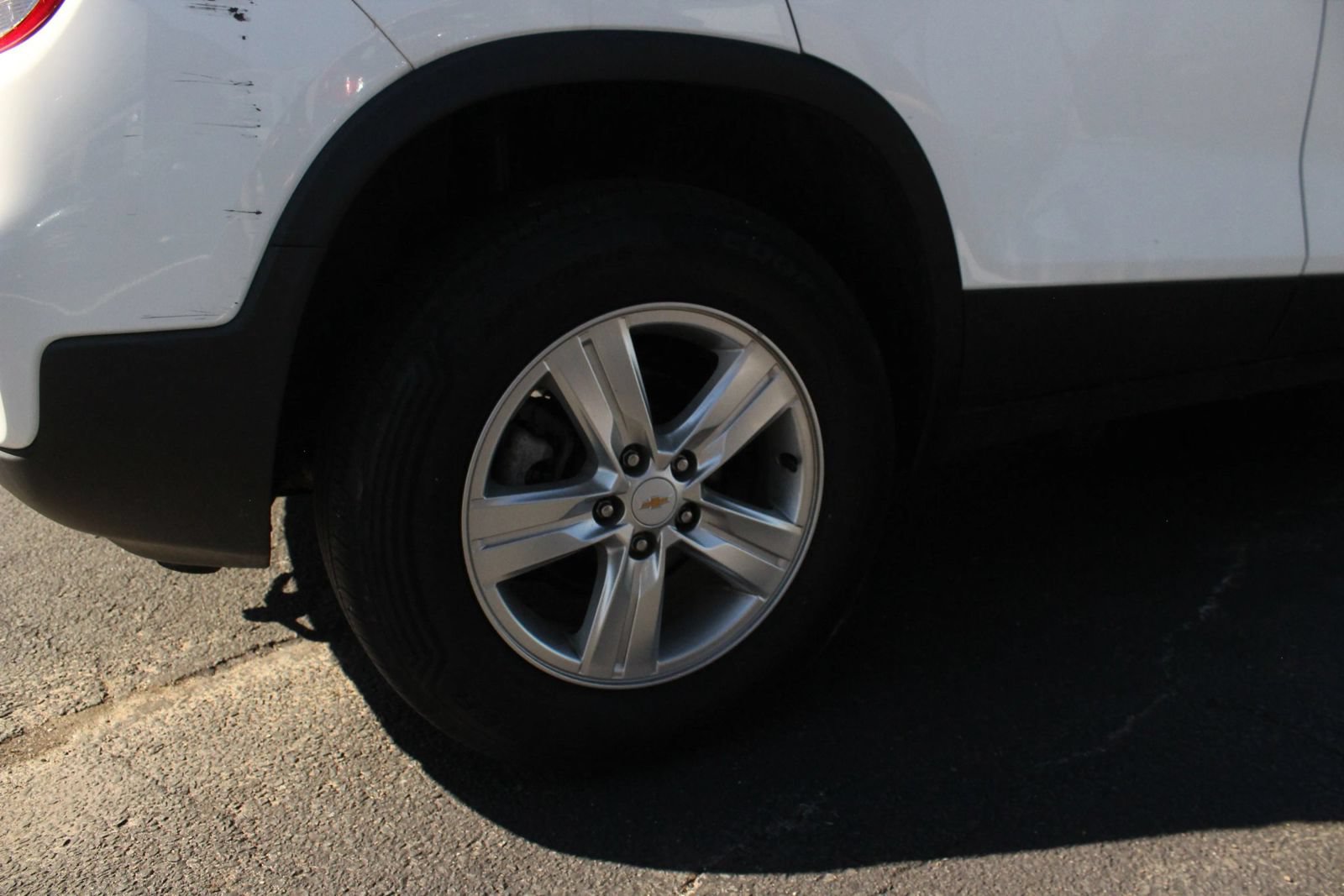 Used 2018 Chevrolet Trax LT w/ LT Convenience Package AWD/4WD image 9