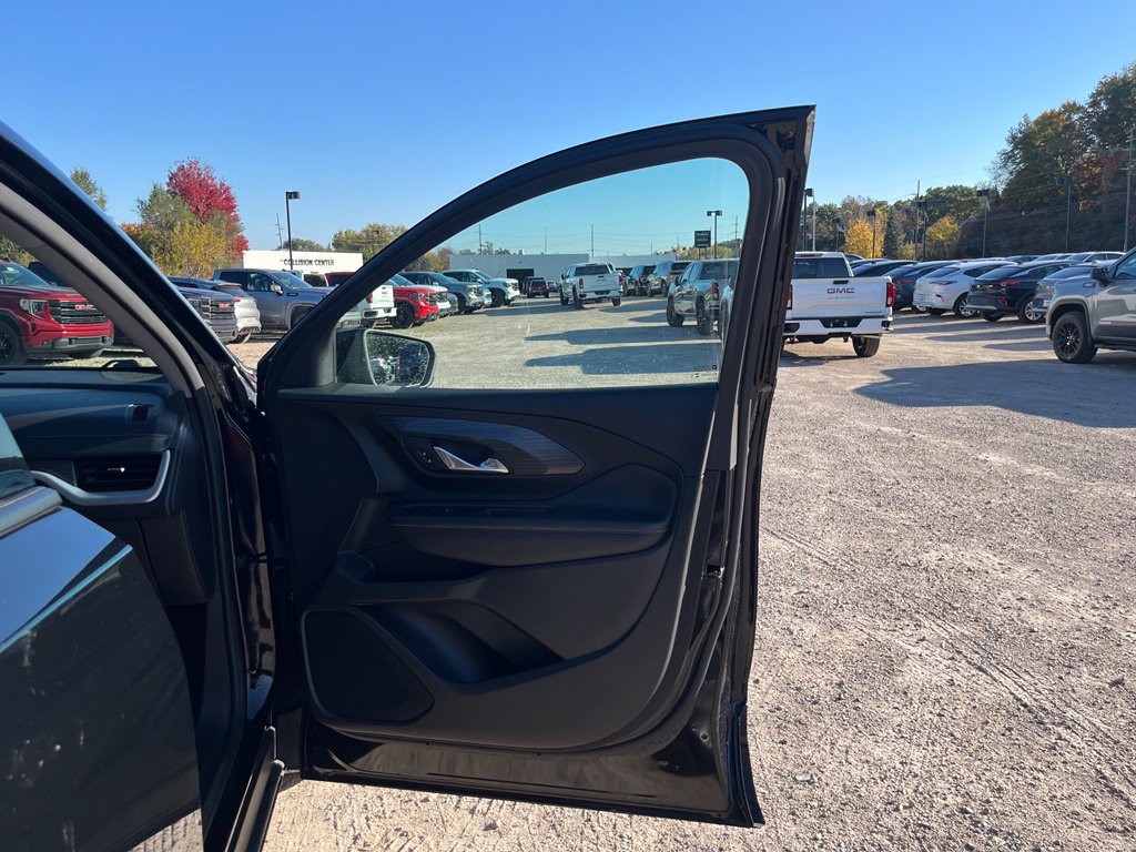 Used 2024 GMC Terrain SLT FWD image 35