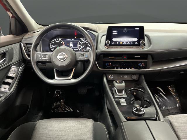 Used 2023 Nissan Rogue SV image 5