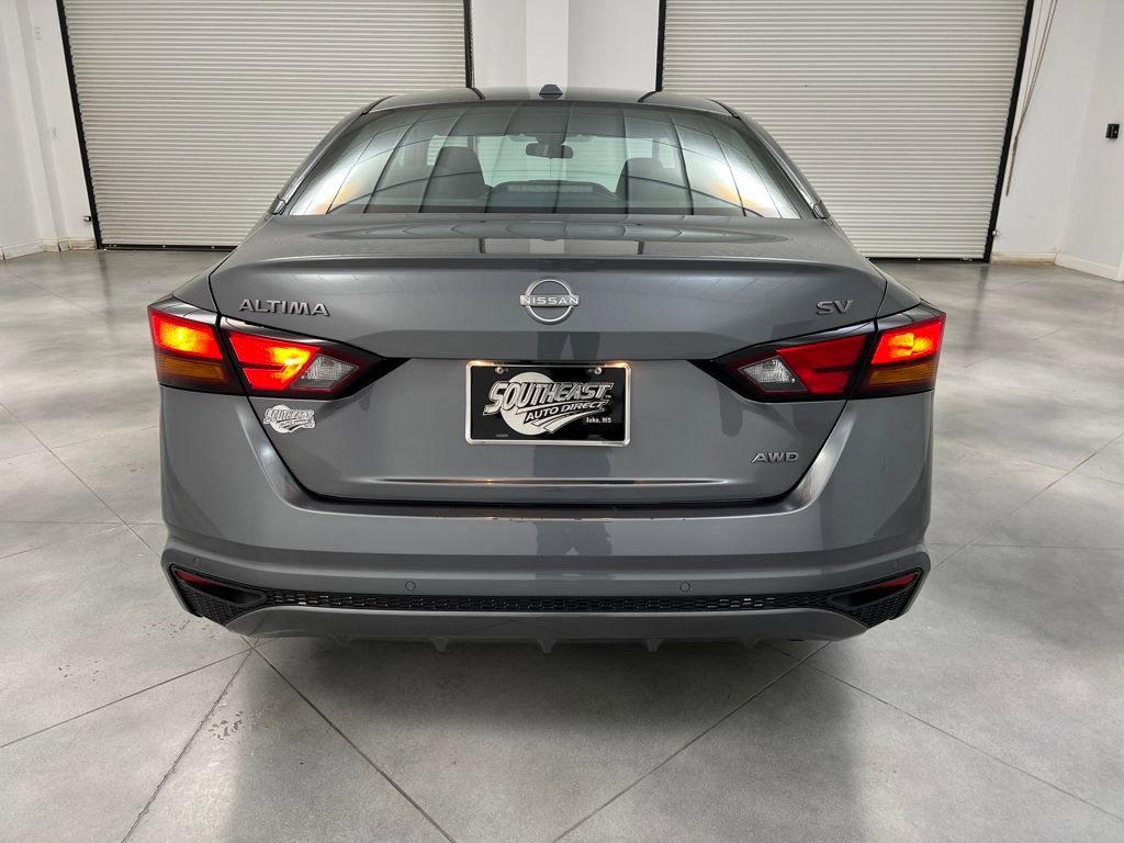 Used 2024 Nissan Altima 2.5 SV image 6