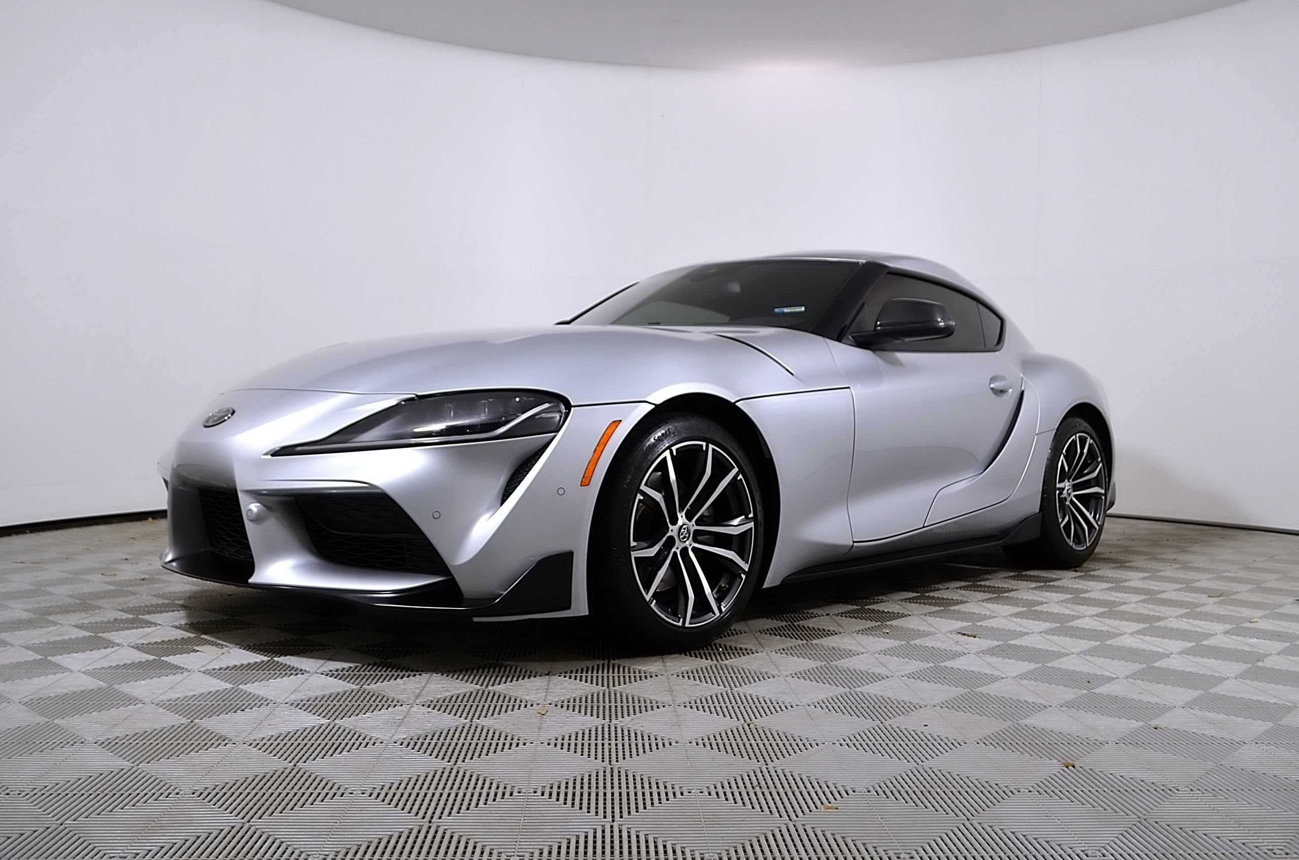 Used 2021 Toyota Supra w/ Safety & Technology Package RWD image 2