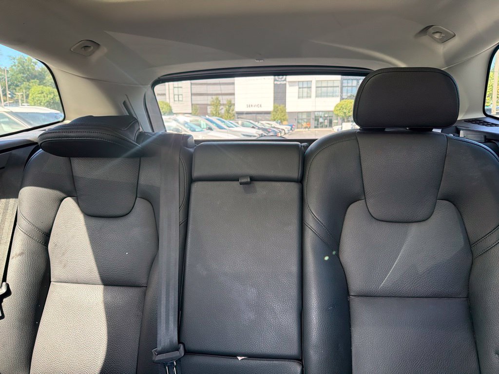 Certified 2024 Volvo XC60 B5 Plus w/ Protection Package Premier AWD/4WD image 15