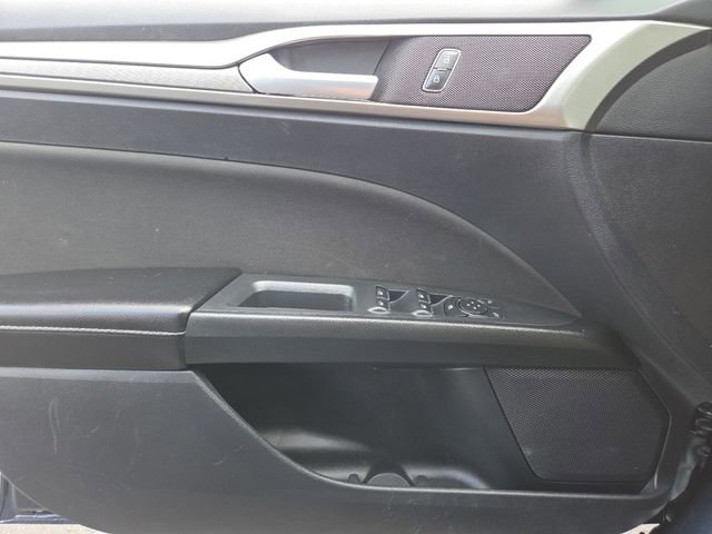 Used 2020 Ford Fusion SE image 30