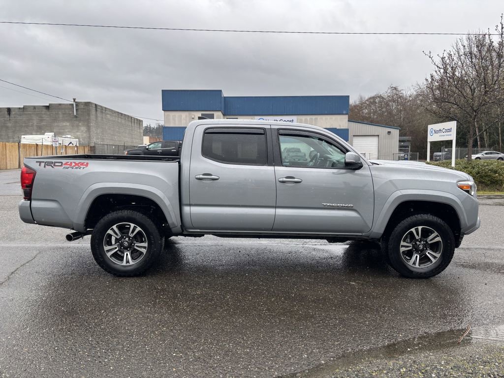 Used 2018 Toyota Tacoma TRD Sport w/ Technology Package AWD/4WD image 8