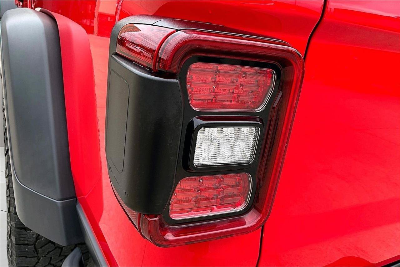 Used 2023 Jeep Gladiator Rubicon w/ LED Lighting Group AWD/4WD image 25
