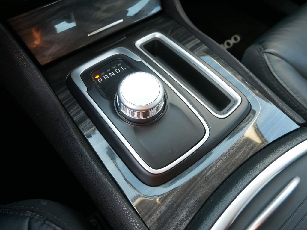 Used 2017 Chrysler 300 Limited AWD/4WD image 20