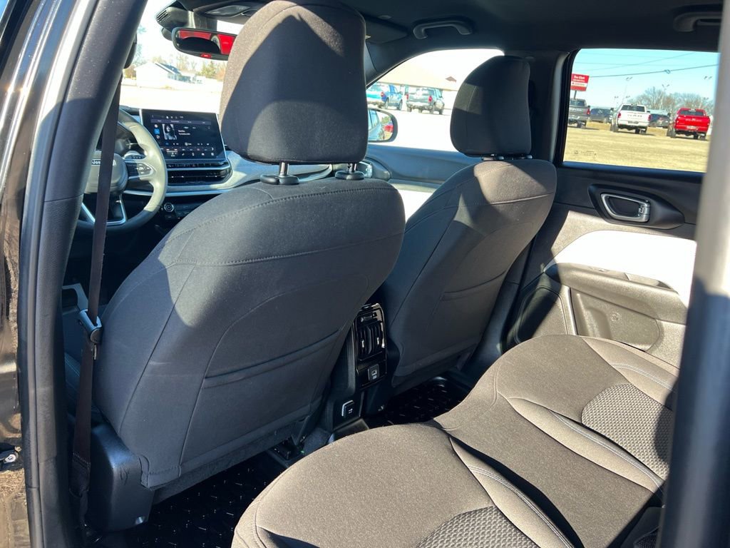 Used 2024 Jeep Compass Sport image 16