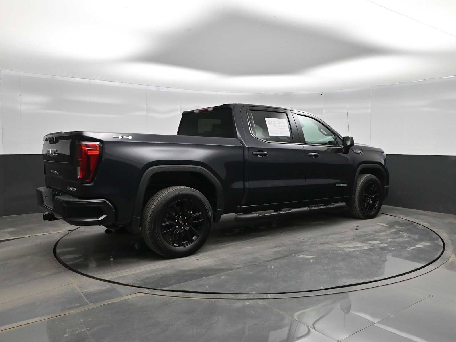 Used 2024 GMC Sierra 1500 Elevation image 7