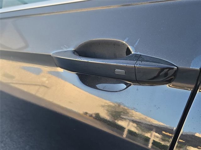 Used 2024 Volkswagen Tiguan SE image 8