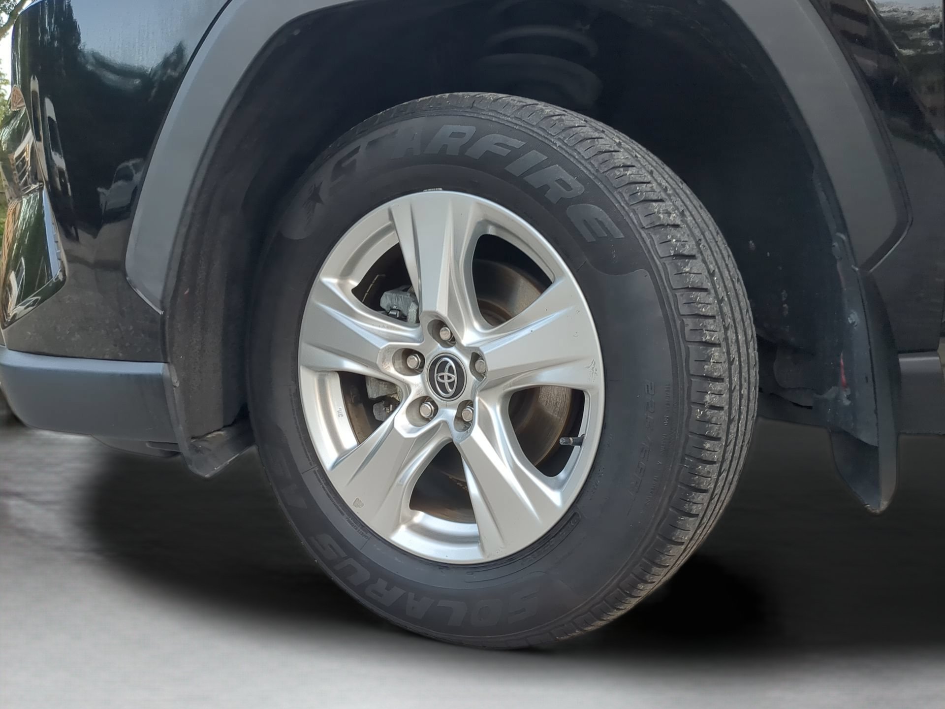 Used 2021 Toyota RAV4 XLE AWD/4WD image 68