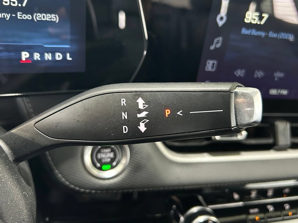 Used 2025 Chevrolet Equinox LT FWD image 21