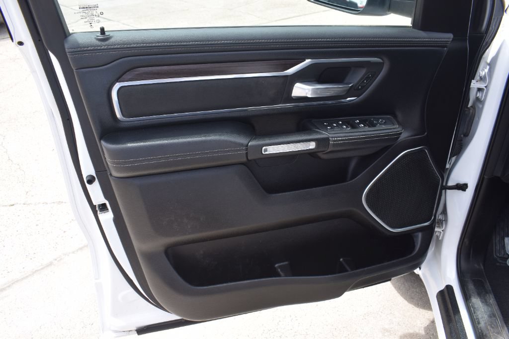 Used 2025 RAM 1500 Laramie AWD/4WD image 9