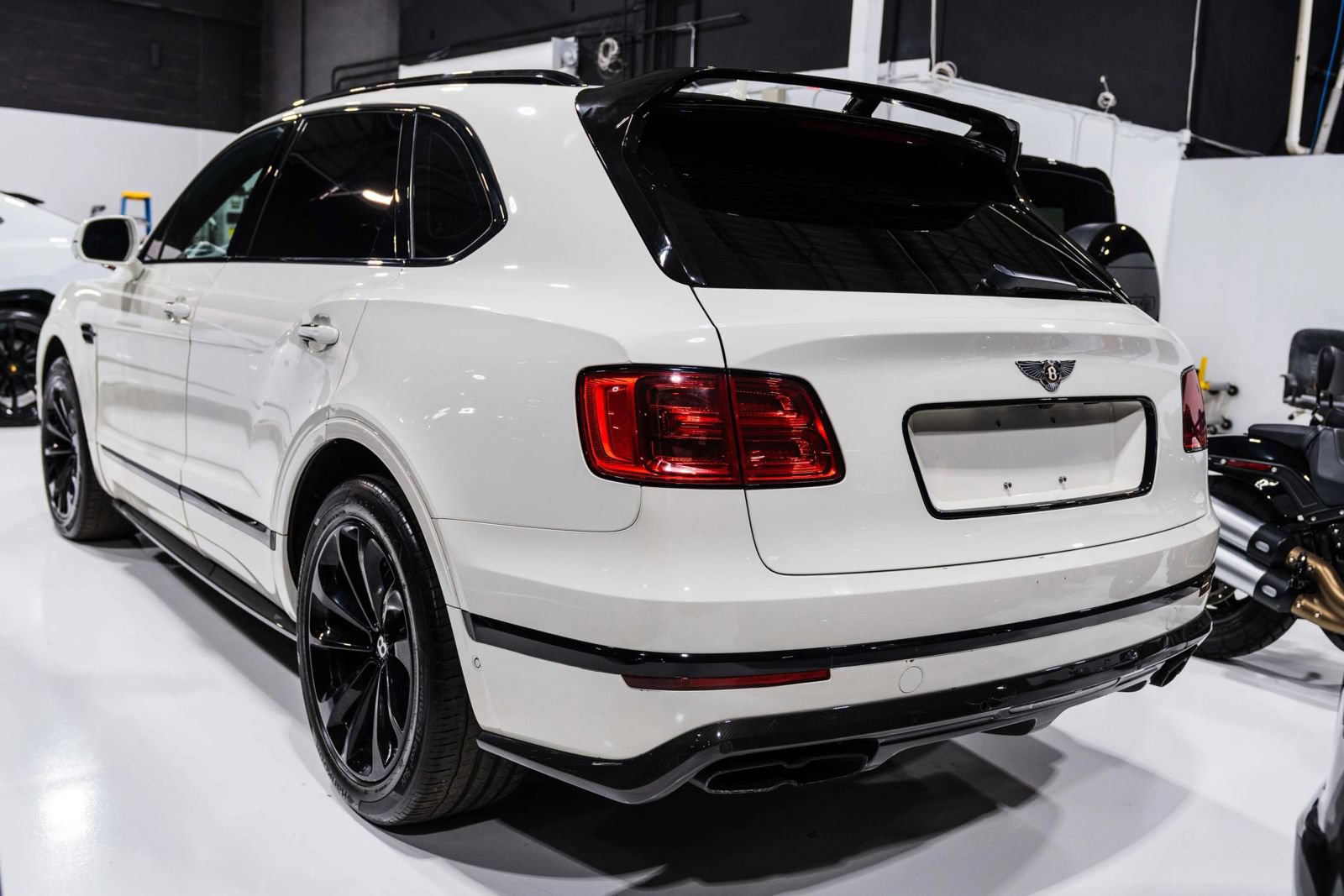Used 2019 Bentley Bentayga AWD/4WD image 10