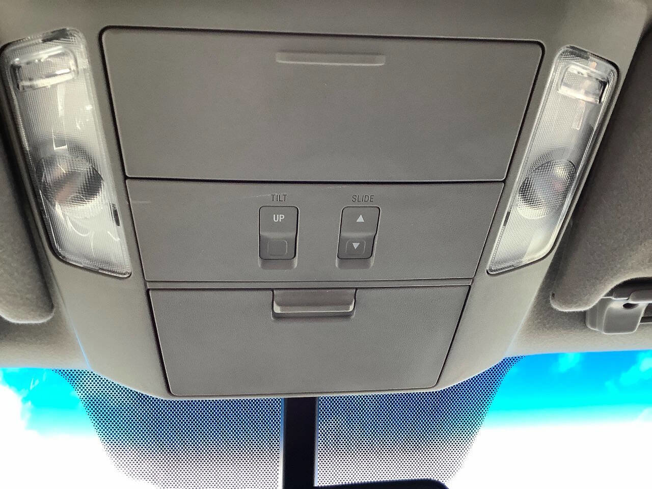 Used 2015 Toyota Sequoia Limited AWD/4WD image 56