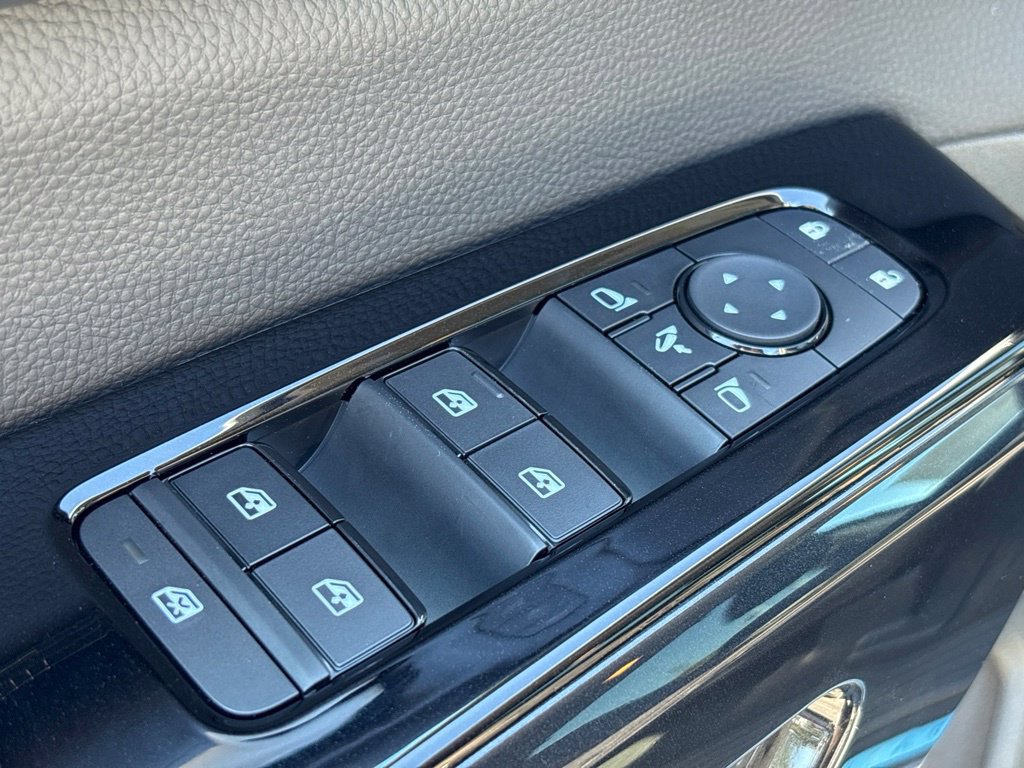 New 2026 Nissan Pathfinder Platinum FWD image 27