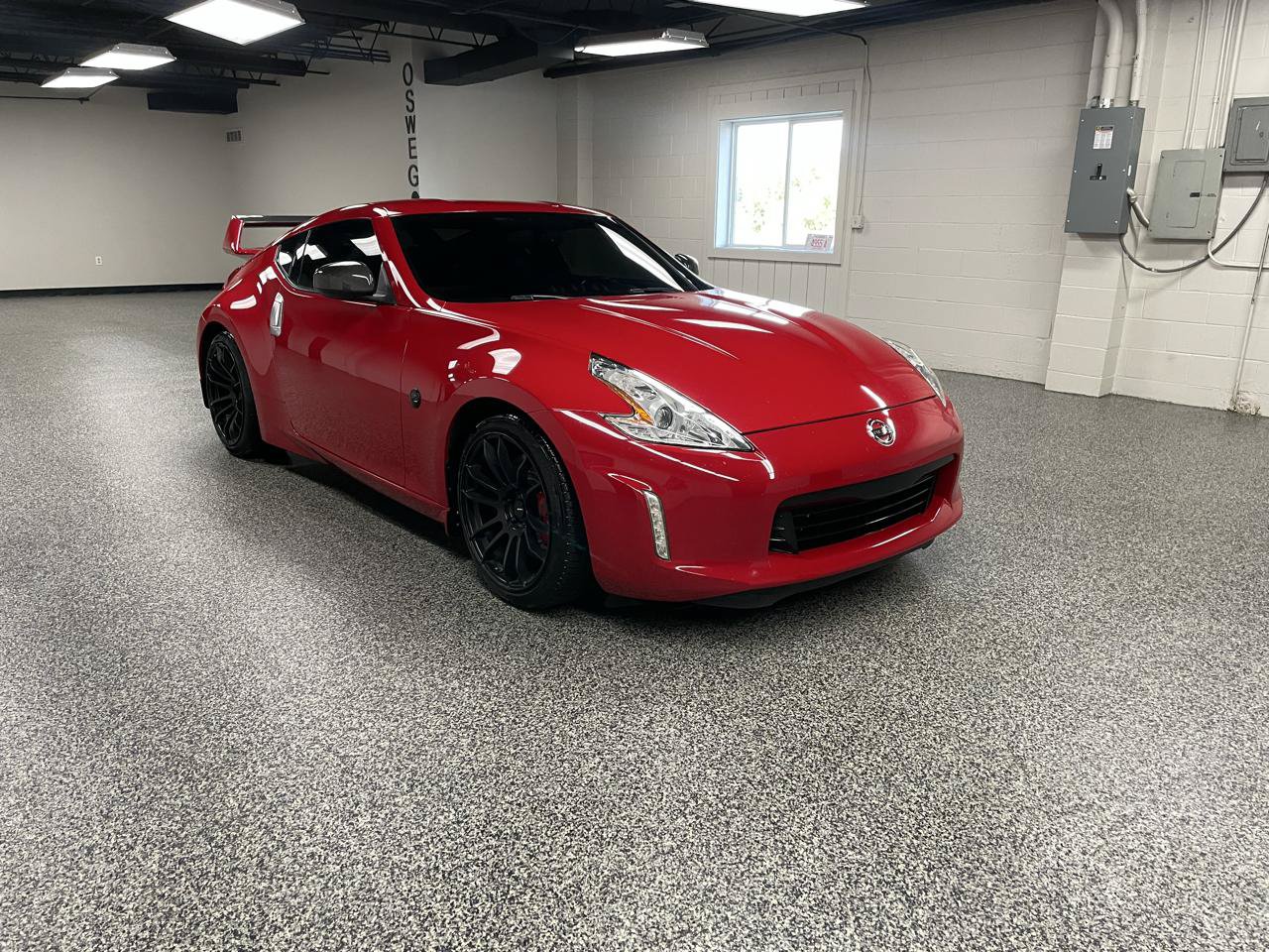 Used 2014 Nissan 370Z Touring w/ Sport Package RWD image 4
