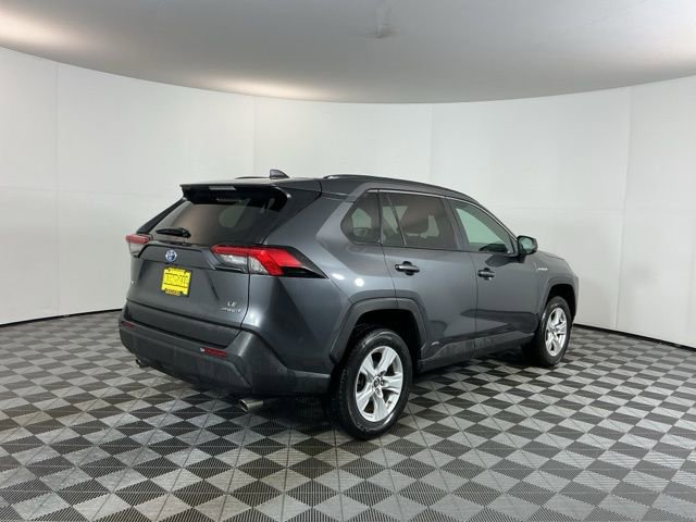 Used 2021 Toyota RAV4 LE image 5