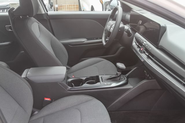 Certified 2025 Kia K4 FWD image 17
