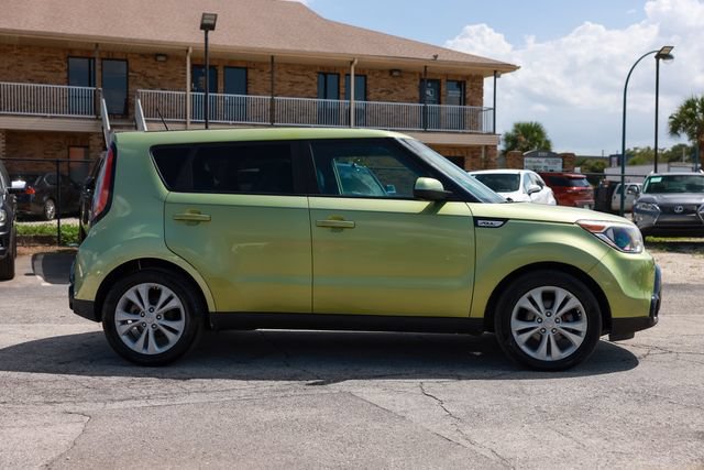 Used 2016 Kia Soul + FWD image 16