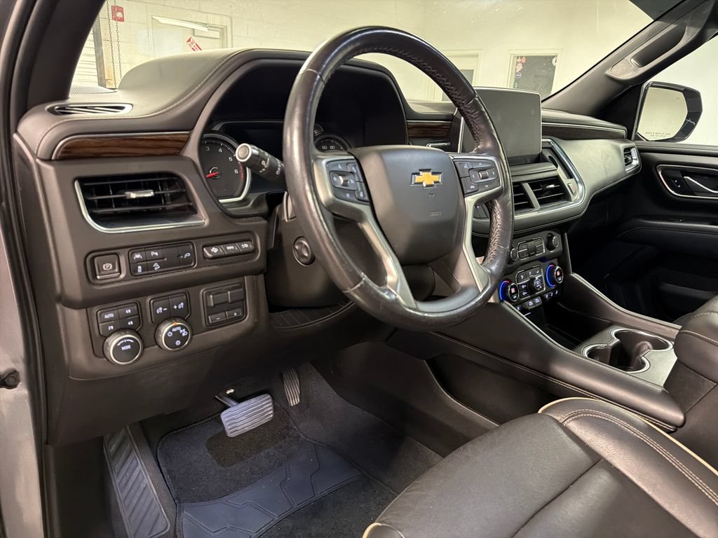 Used 2021 Chevrolet Suburban Premier w/ Premium Package AWD/4WD image 25
