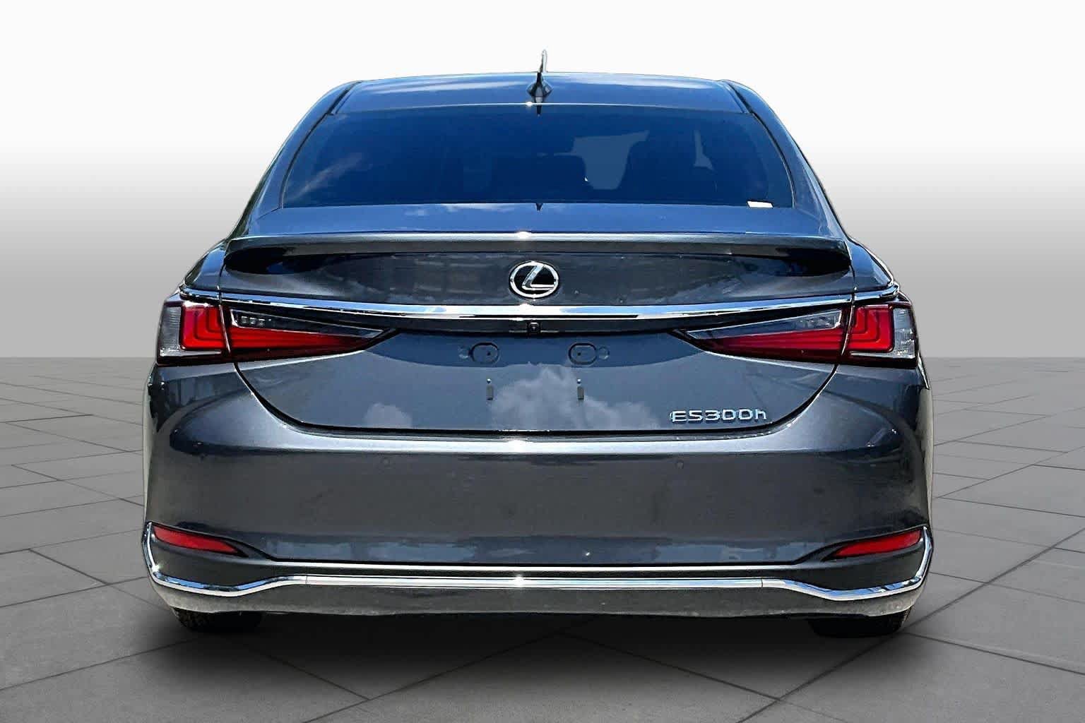 Used 2025 Lexus ES 300h w/ Premium Package FWD image 5