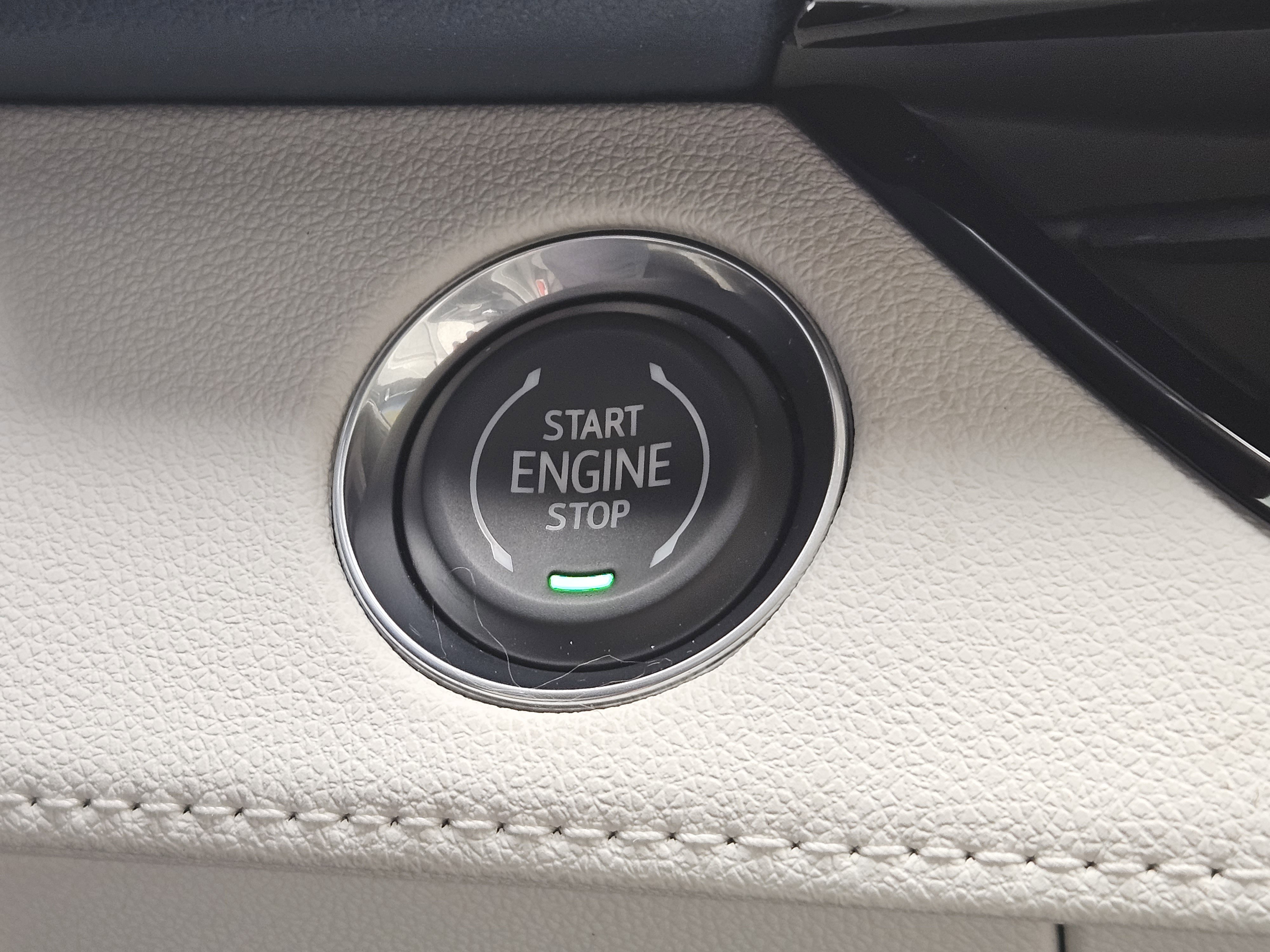 Used 2025 Buick Enclave Avenir w/ Trailering Package, 5000 lbs. image 23