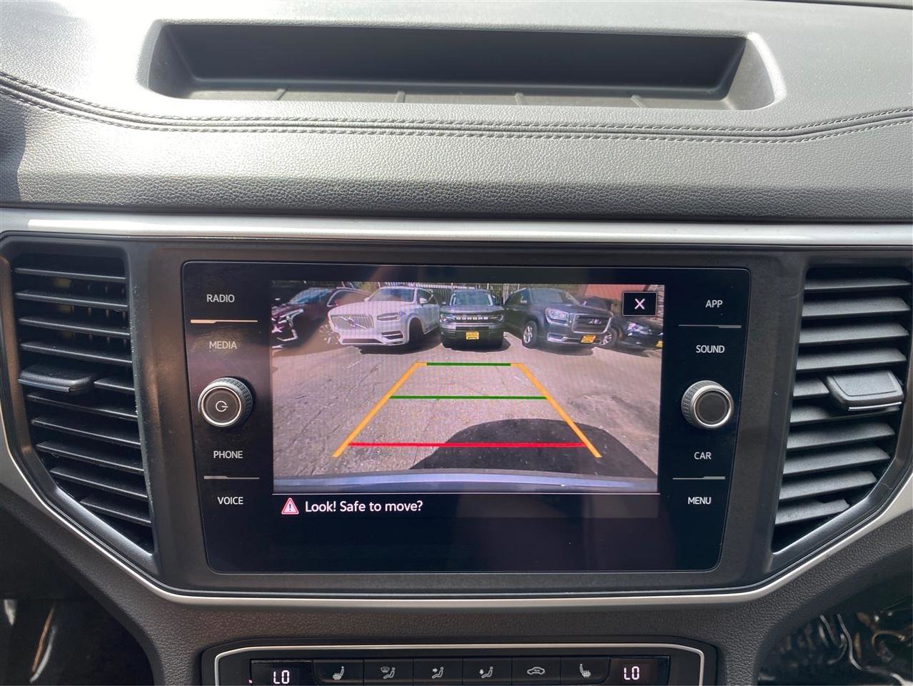 Used 2021 Volkswagen Atlas Cross Sport SE image 33