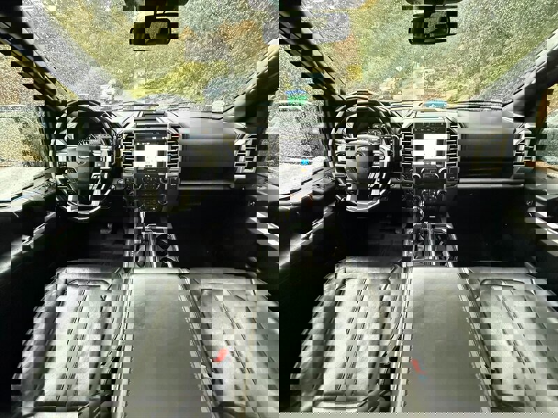 Used 2018 Ford F150 Platinum w/ Equipment Group 701A Luxury image 15