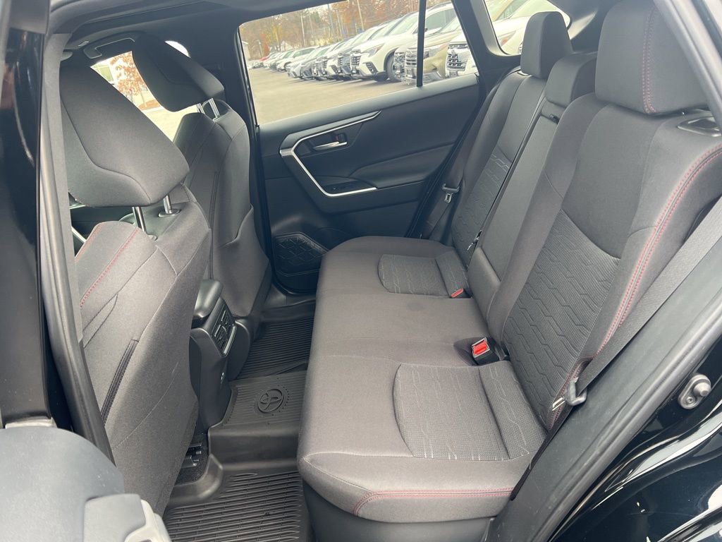 Used 2023 Toyota RAV4 SE image 26