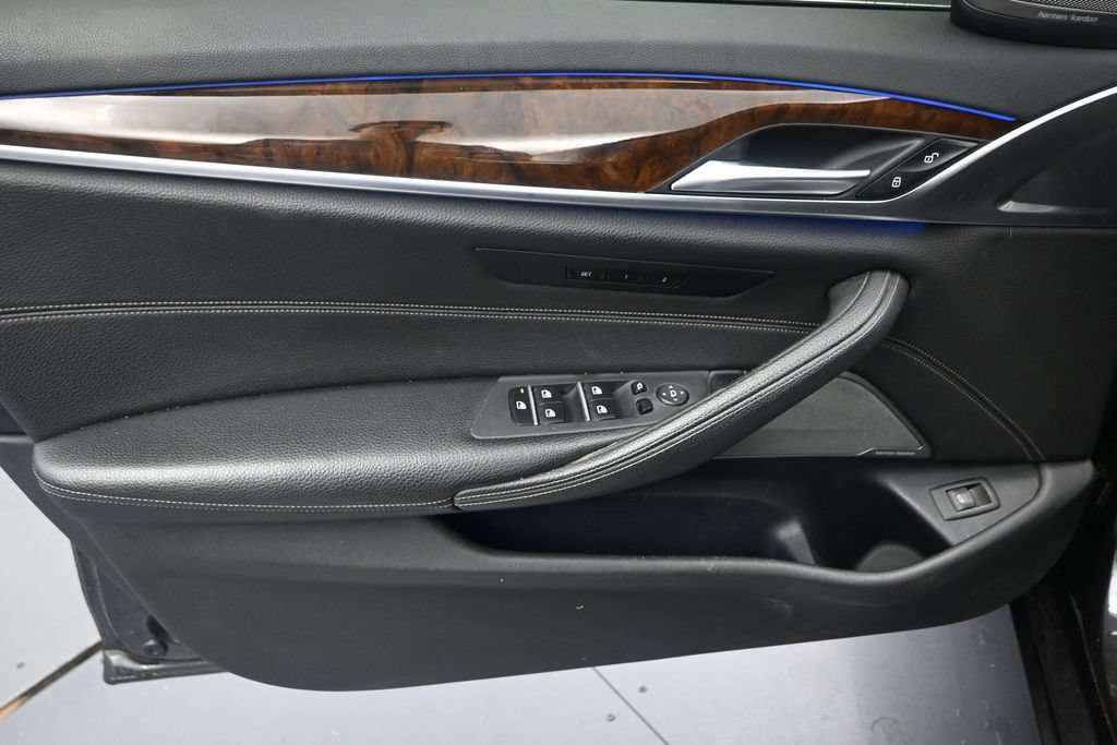 Used 2019 BMW 540i xDrive w/ Premium Package AWD/4WD image 11
