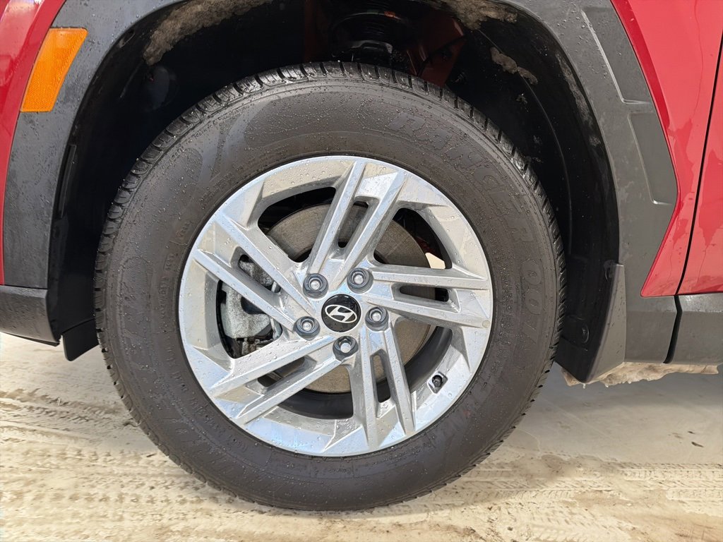 Certified 2025 Hyundai Tucson SE image 9