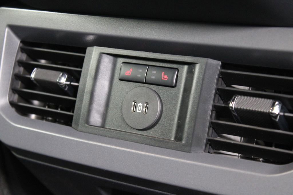 New 2026 Ford F250 Lariat w/ Black Appearance Package image 34