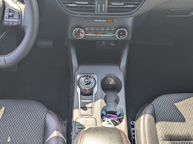 Used 2025 Ford Escape ST-Line AWD/4WD image 18