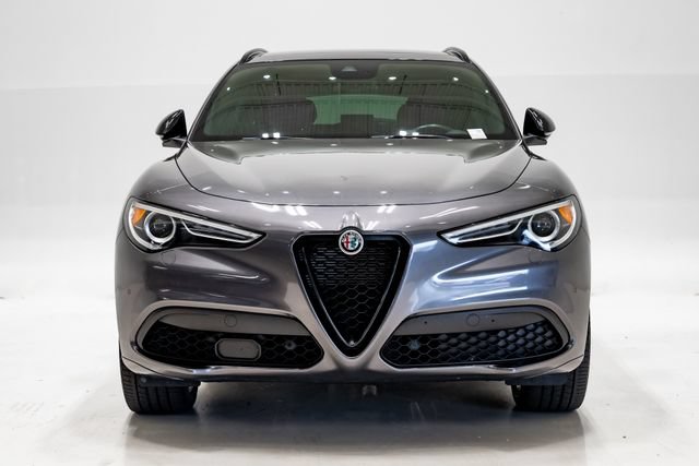 Used 2023 Alfa Romeo Stelvio Veloce AWD/4WD image 4