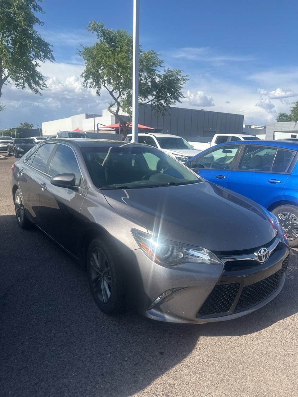 Used 2017 Toyota Camry SE FWD image 4