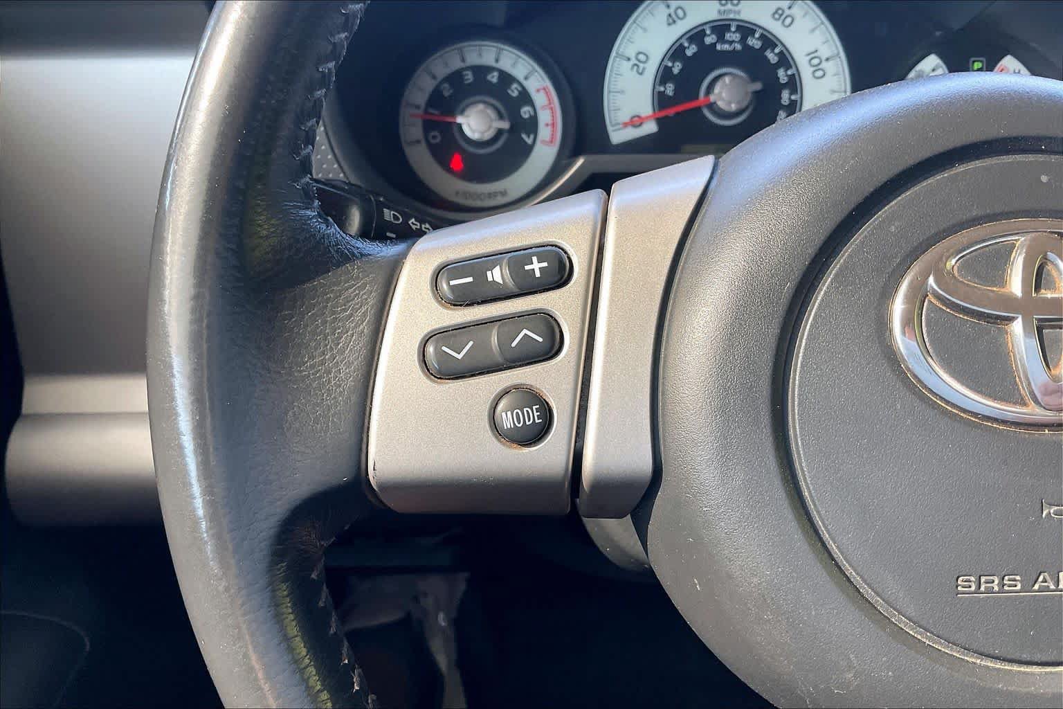 Used 2011 Toyota FJ Cruiser 4WD w/ Upgrade Pkg image 23