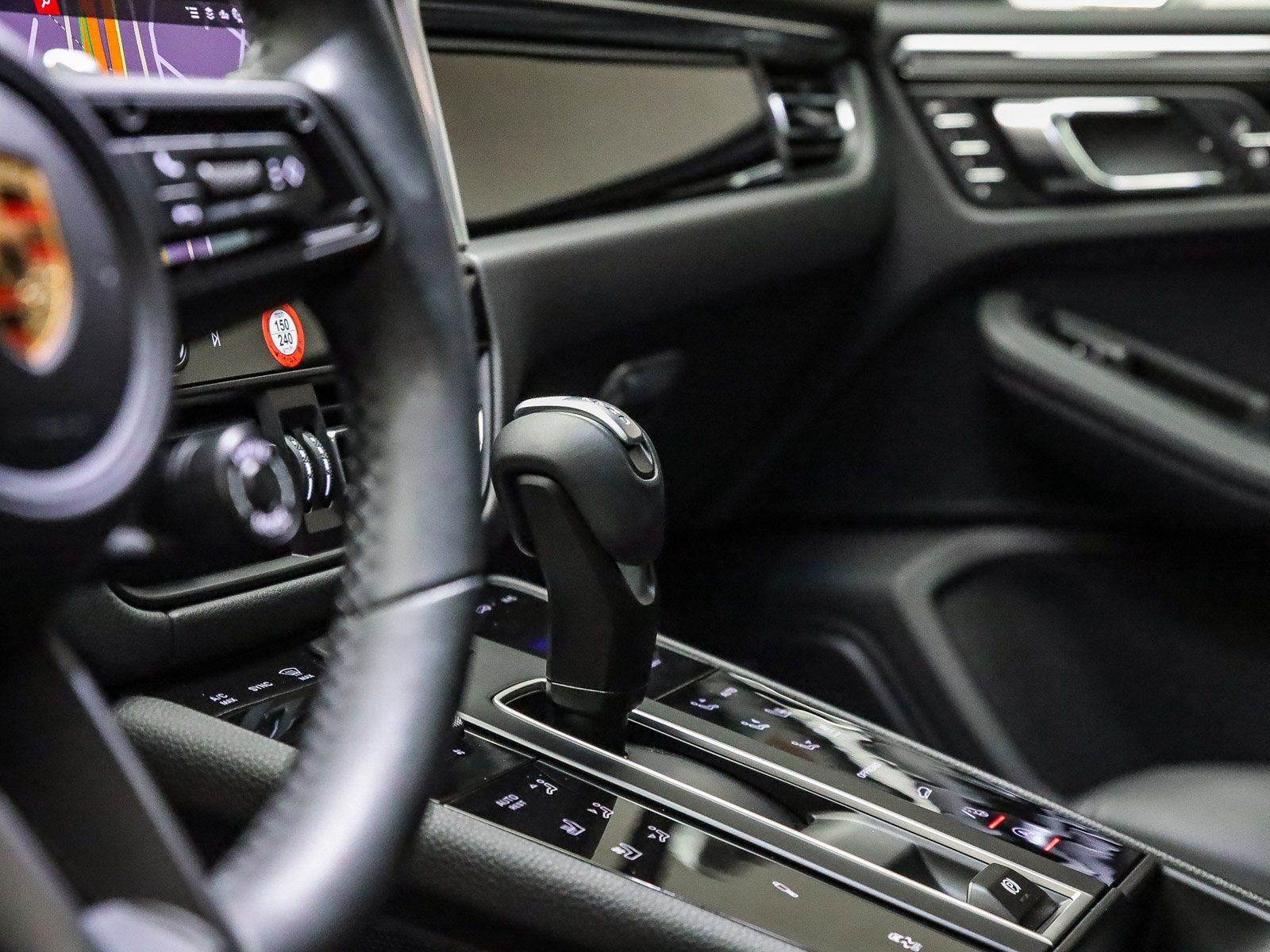 Certified 2025 Porsche Macan Turbo image 23