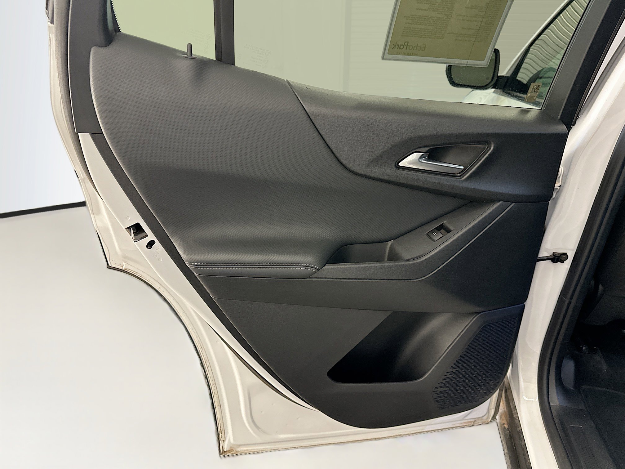 Used 2025 Chevrolet Equinox LT image 27