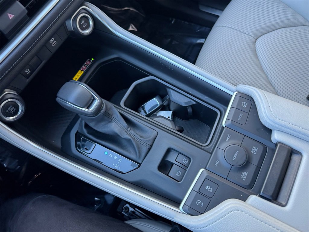 Used 2025 Toyota Grand Highlander AWD image 23