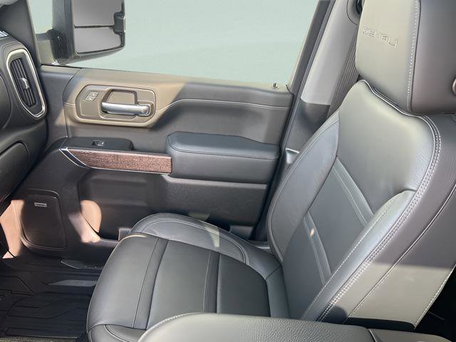 Used 2022 GMC Sierra 3500 Denali image 11