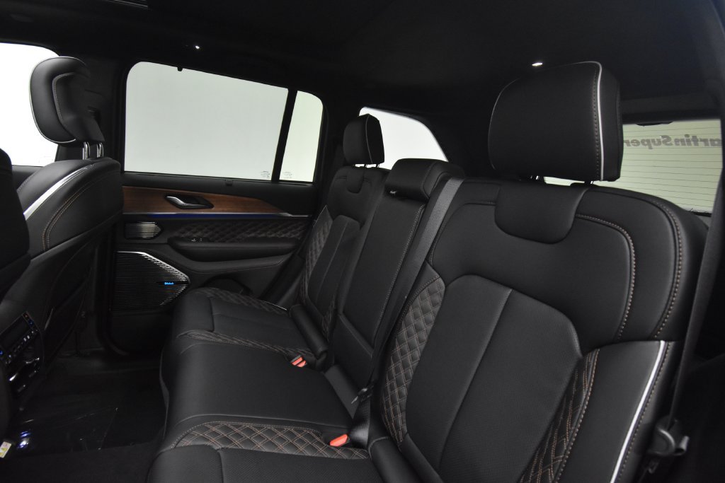 New 2027 Jeep Grand Cherokee Summit AWD/4WD image 40