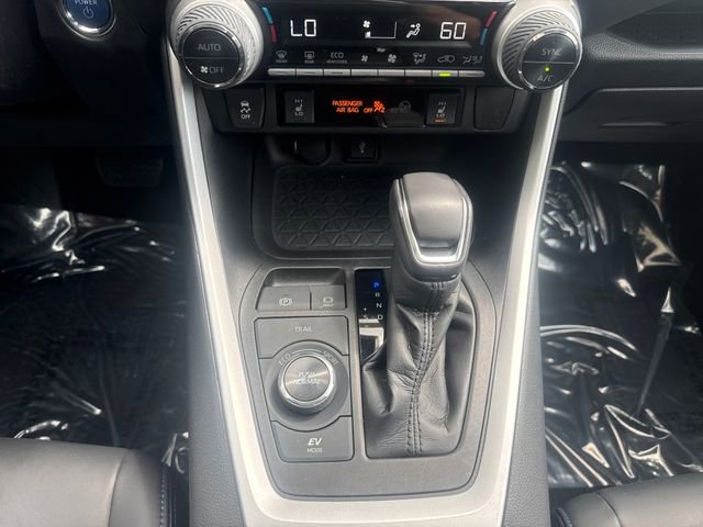 Used 2021 Toyota RAV4 XSE AWD/4WD image 17