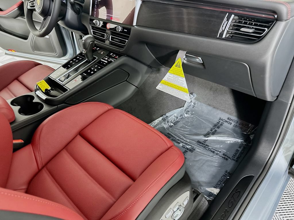 New 2026 Porsche Macan GTS AWD/4WD image 30