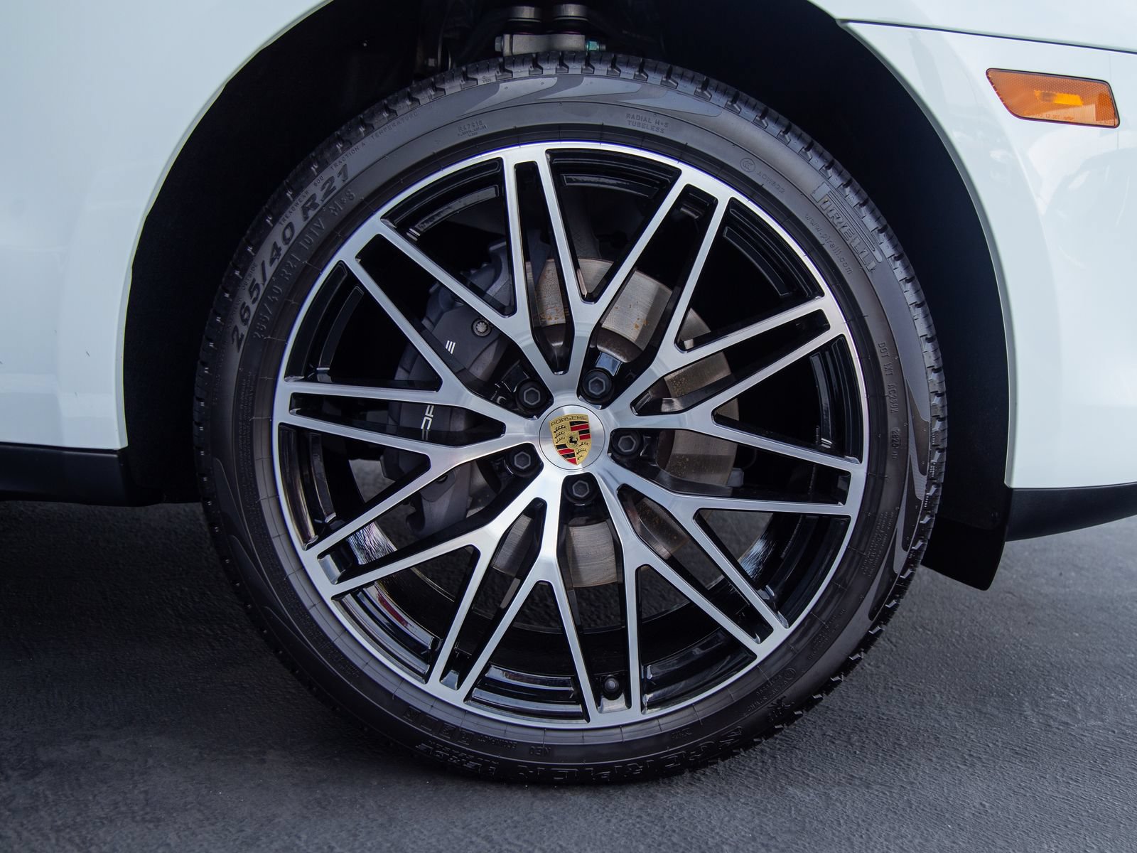 Used 2026 Porsche Macan AWD/4WD image 12