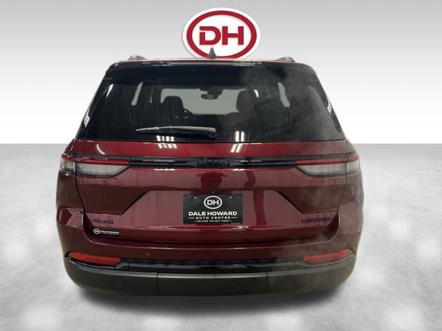 Used 2023 Jeep Grand Cherokee Limited w/ Black Appearance Package image 11